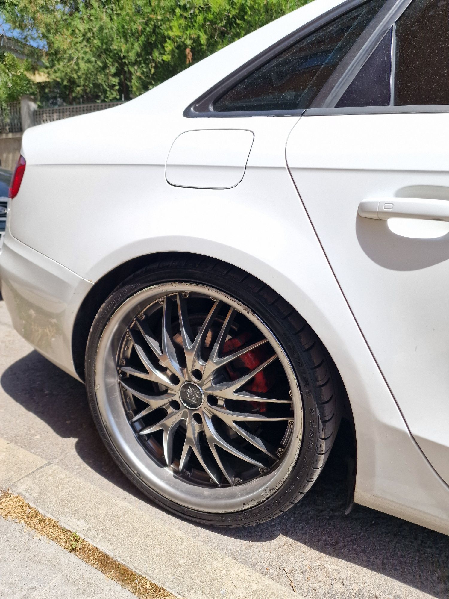 Продавам 4 броя джанти с гуми Alutec R20  5x112