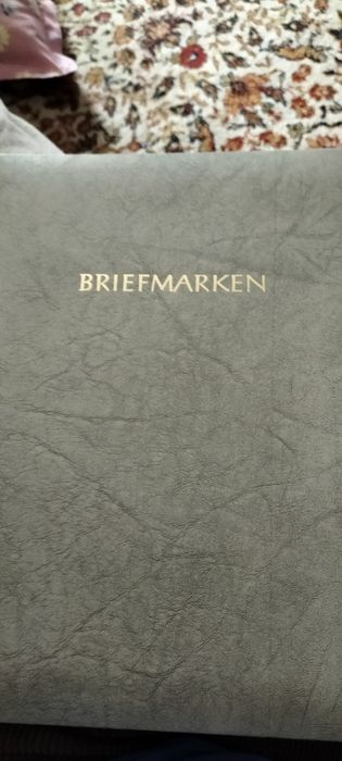 Clasor 32 pagini și 550 mărci poștale