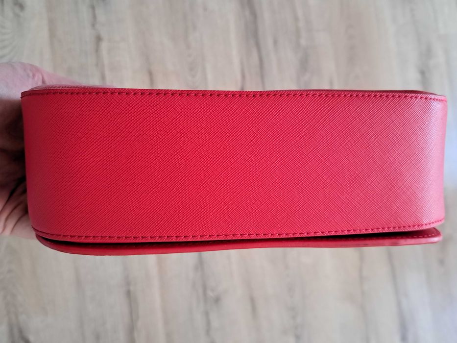 Vand geanta de umar Valentino Divina Rosso - noua