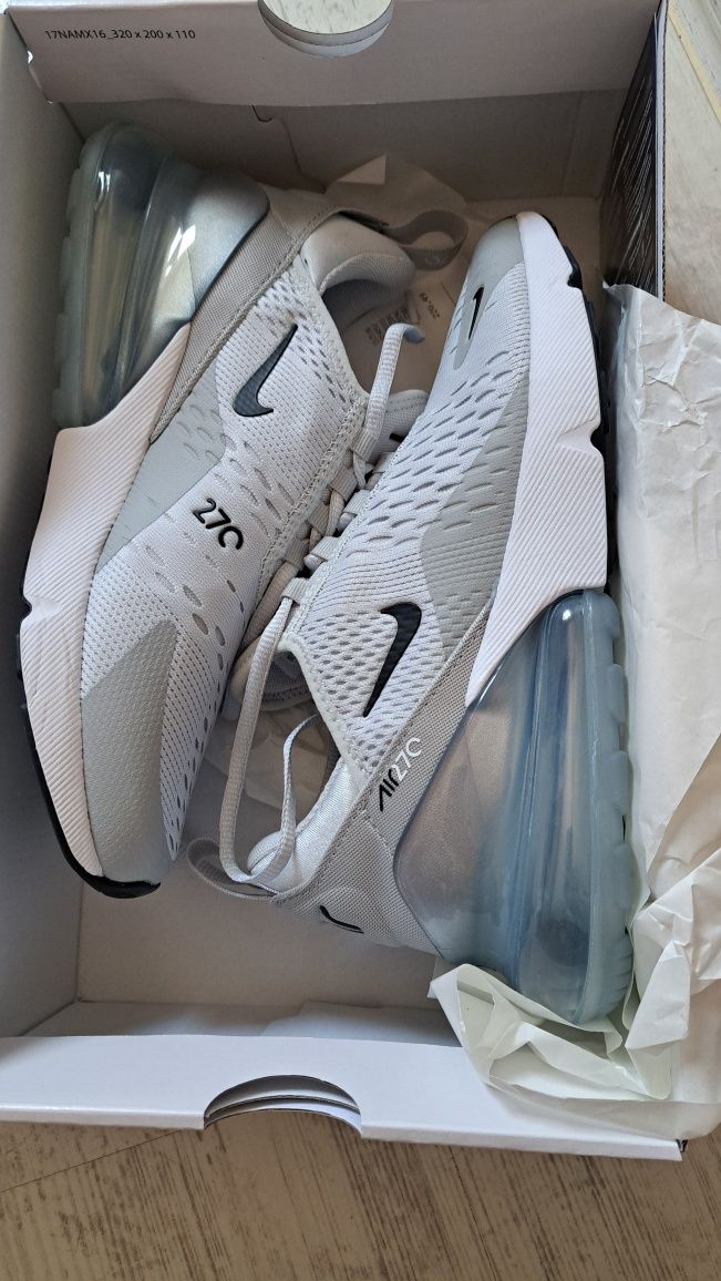 Nike W Air Max 270