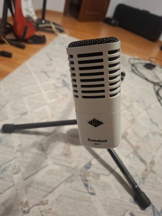 Universal Audio SD-7 Инструментален динамичен микрофон, със стойка