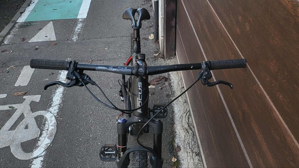Vând mtb focus de carbon