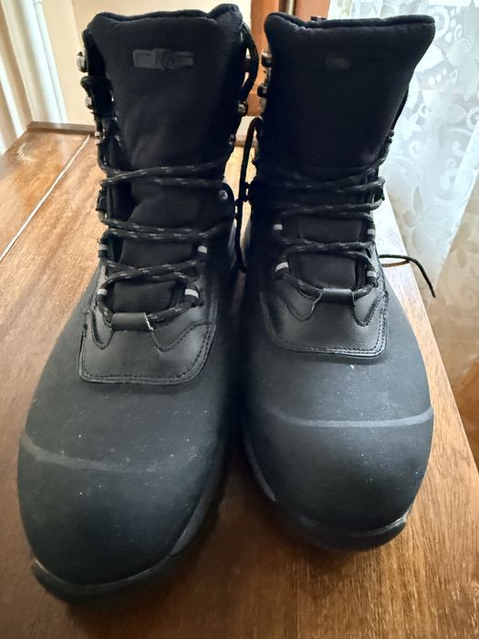 Продавам обувки CMP 43 номер