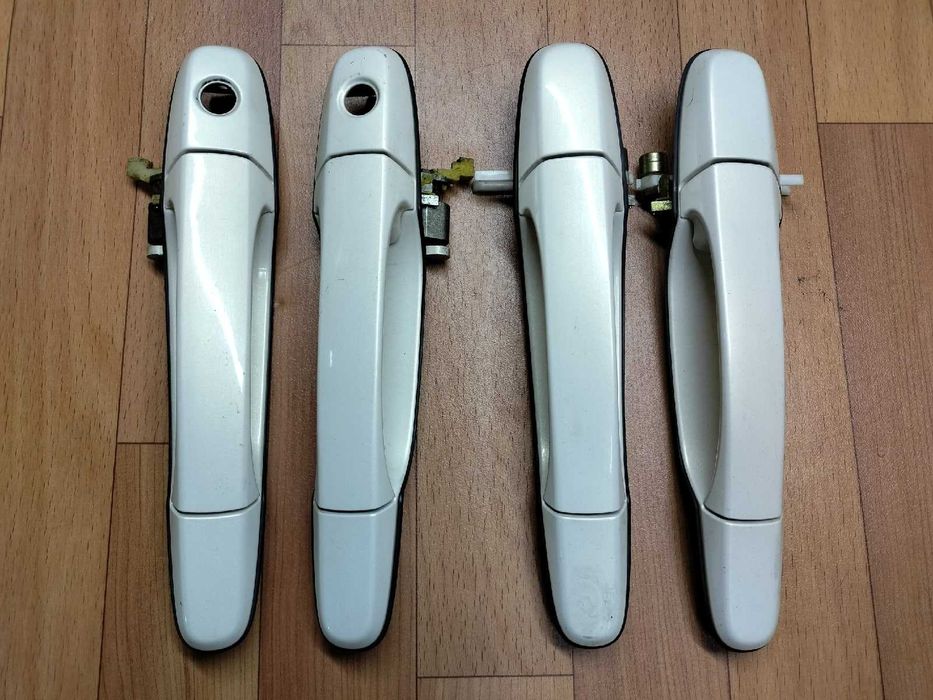 Продам Ручка двери внешняя Lexus RX300 / Toyota Harrier 1 поколение