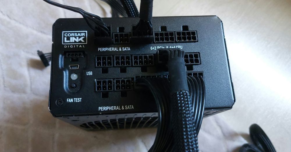 Sursa PC Corsair HX 1000