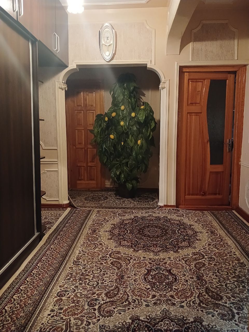 Продаётся своя 5 ком квартира, Сергели 6,Сергели дехкон бозори, Метро