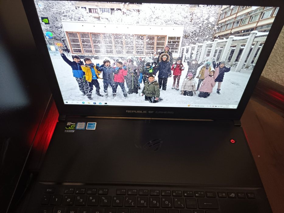 Лаптоп ASUS ROG Zephyrus GX501V (1150 лв. при взимане от място)