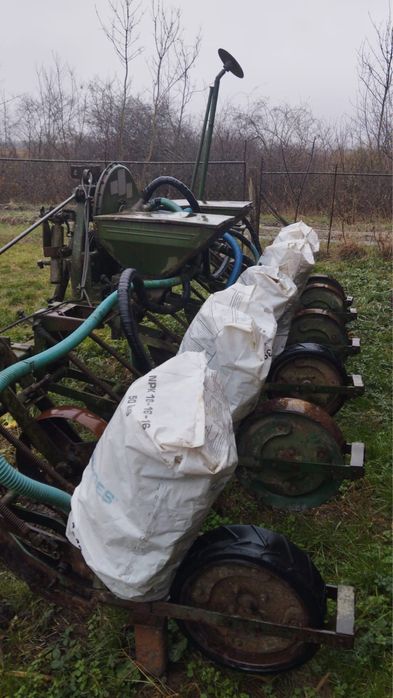 Semanatoare porumb pe 6 randuri