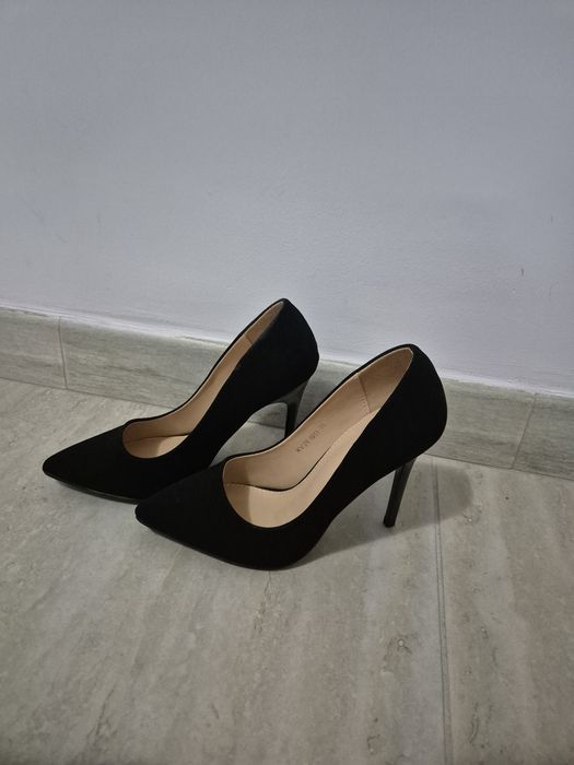Pantofi stiletto