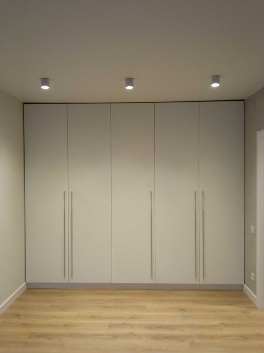 Mobilă la comandă. Dulapuri. Holuri. Dressinguri.