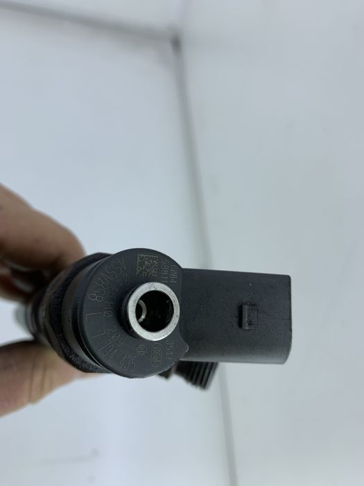 Dezmembrez Injector de pe BMW SERIA 1 E87 2004-2009