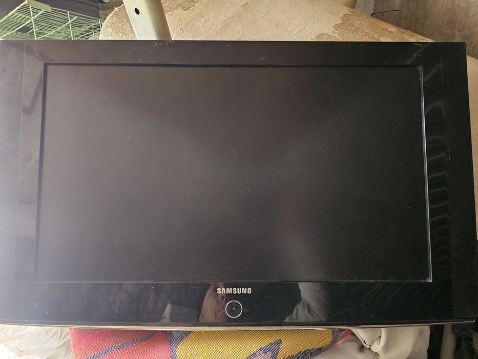 Срочная продам телевизор 32 samsung рабочий в хорошем состоянии
