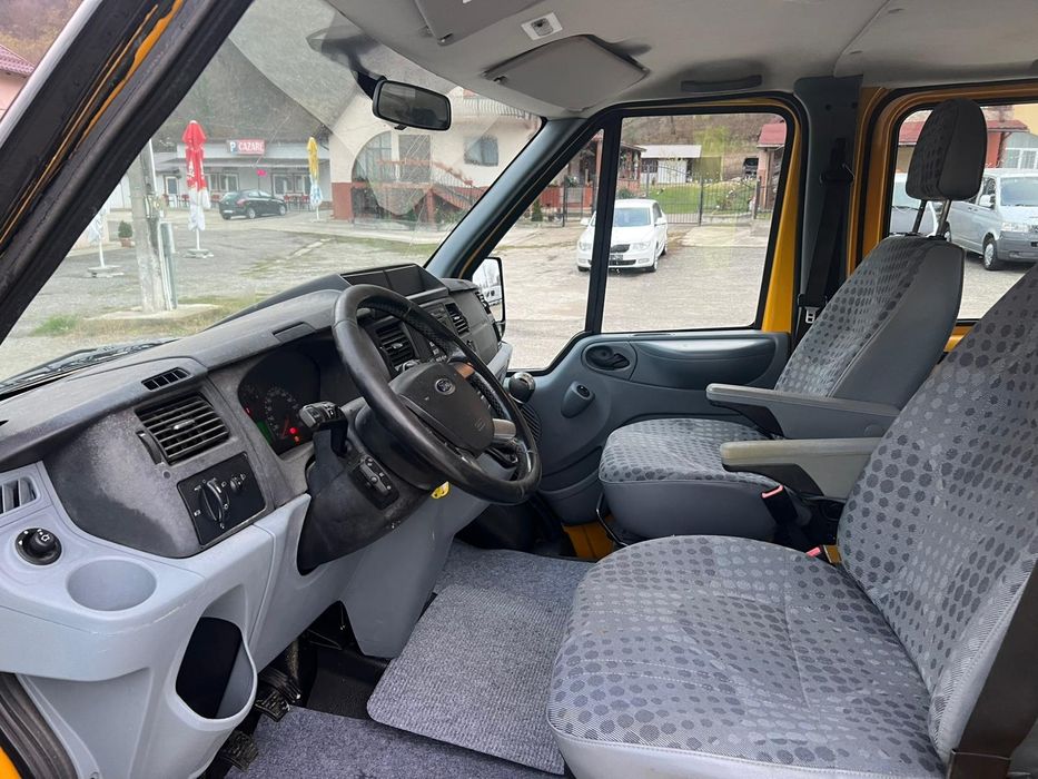 Vand ford transit 2.2 tdi..klima top.6 locuri.6+1 trepte