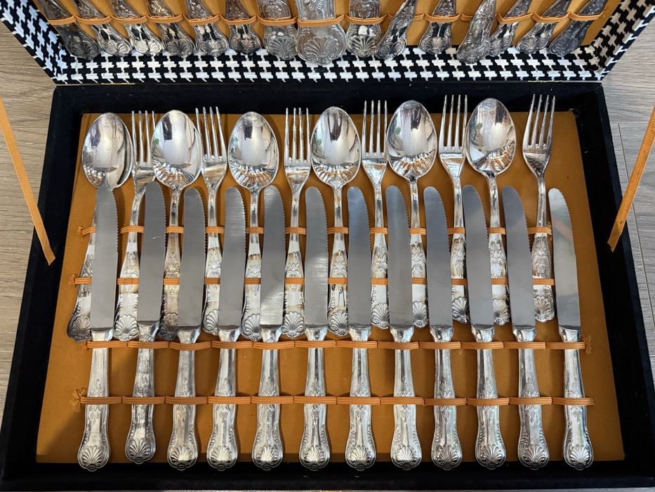 Vand set 51 tacamuri placate cu argint ARG 800