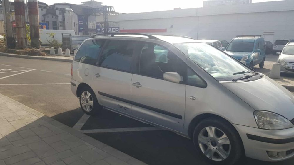 Vând Ford Galaxy