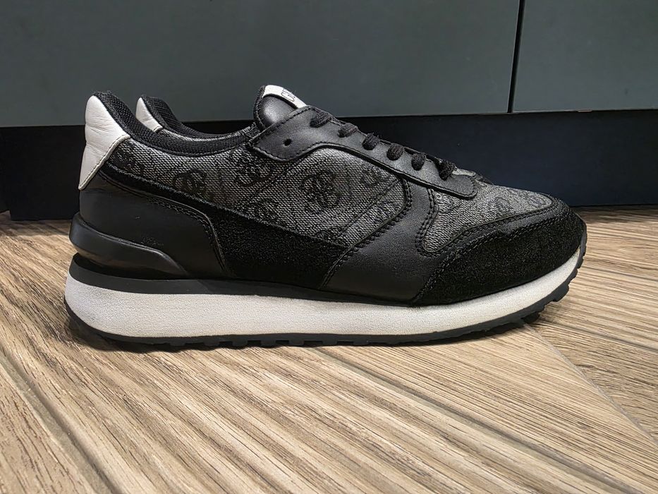 Мъжки маратонки GUESS