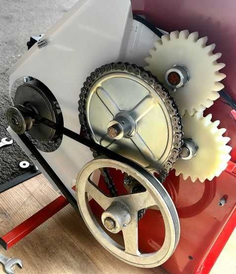 Desciorchinator struguri cu motor MODEL NOU DMC-191, separator inox