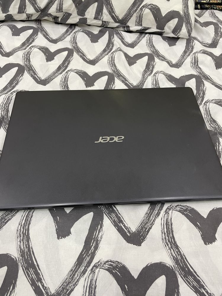Acer srochna pul kerakligi uchun sotilayapdi