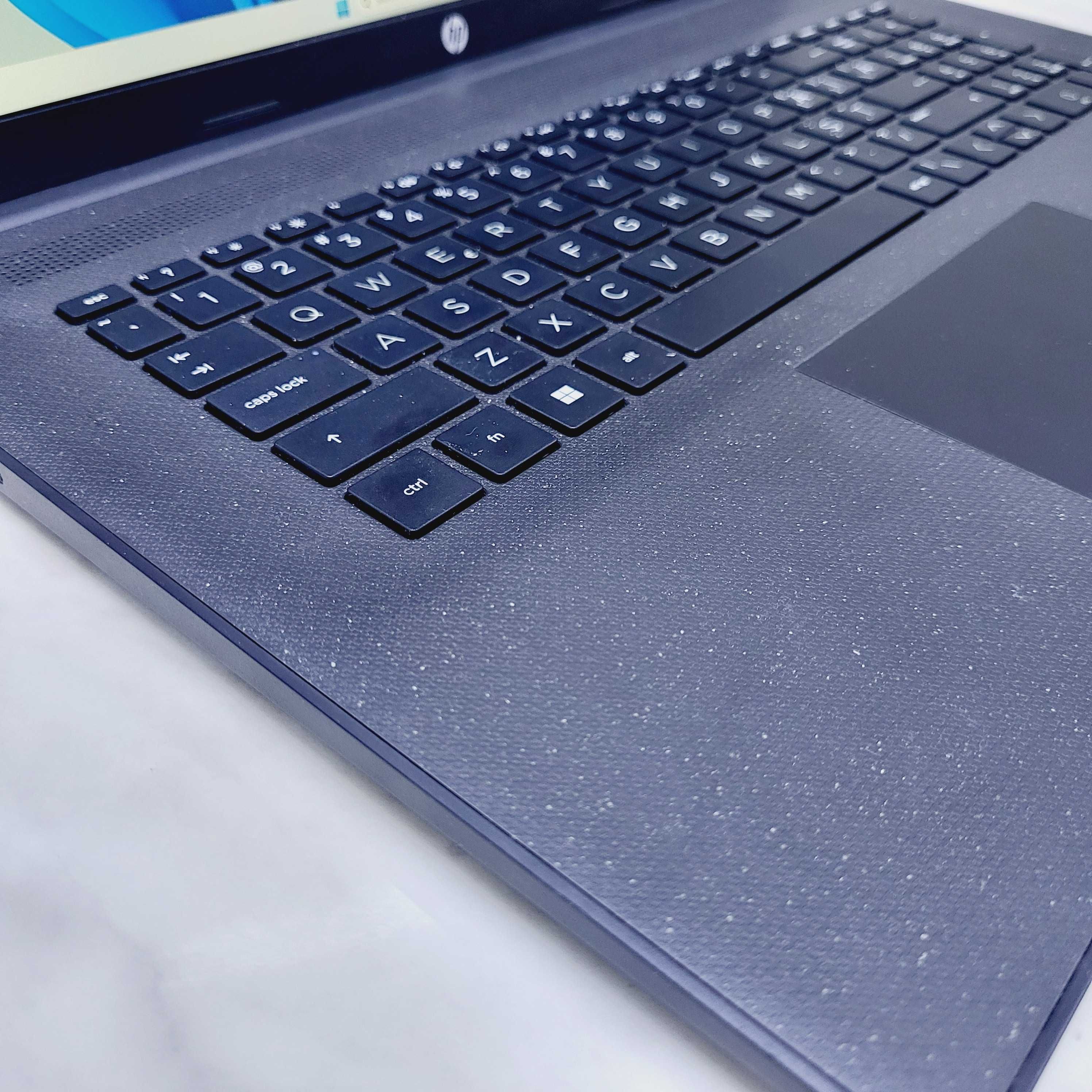 Laptop HP 17" i5-1235U 8gb ram 256SSD+1TB HDD NVIDIA GeForce MX550