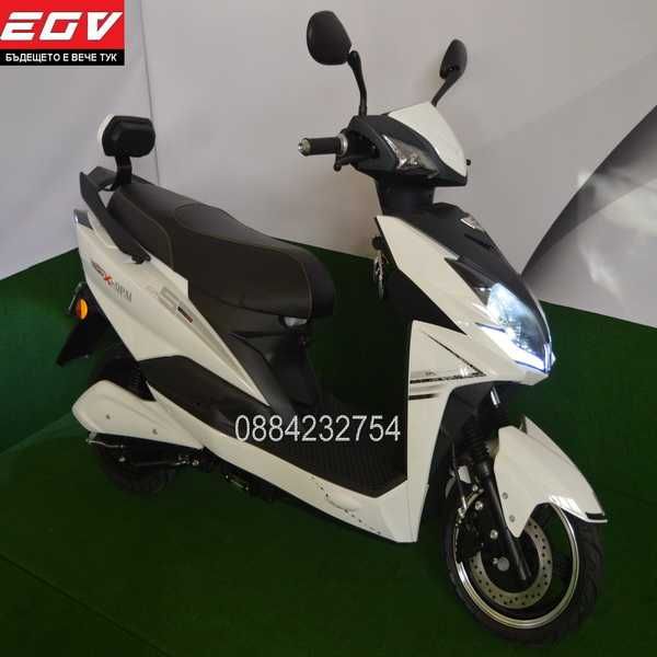 Мощен Електрически скутер EGV D3 RS LINE 3000W бял