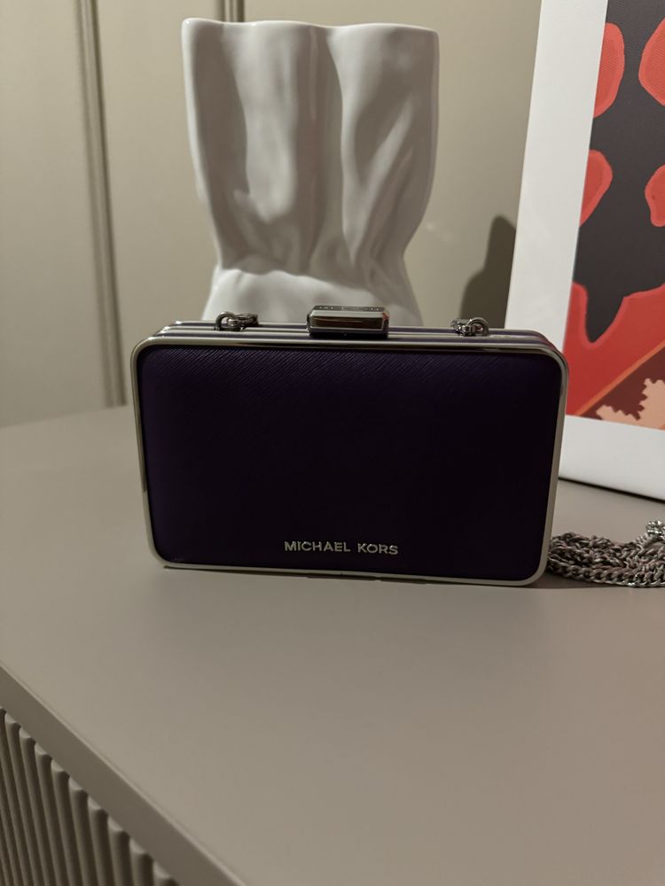 Продается сумка Michael Kors