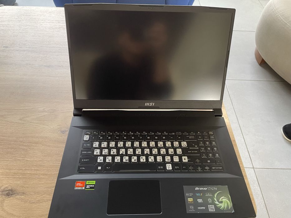 Продается ноутбук MSI BRAVO 17 C7V