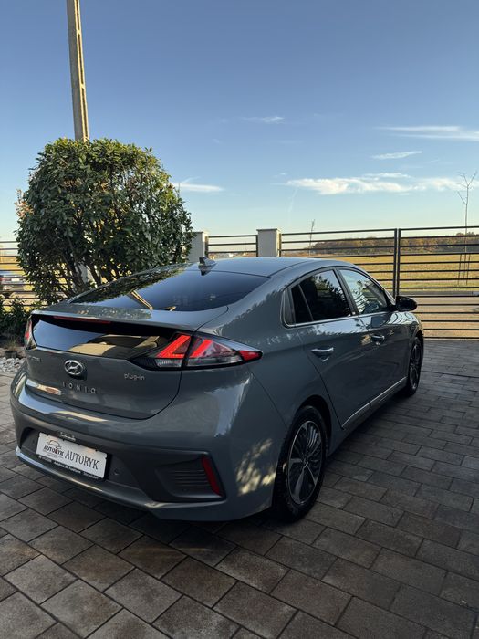 Hyundai Ioniq Premium  /  1.6 Plug in Hybrid  /  50.000km