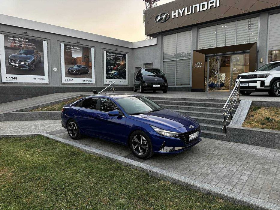 Продаётся Elantra Luxe 2.0 л 2021