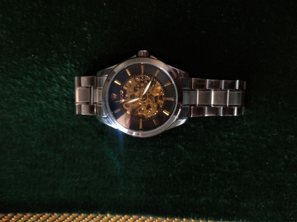 Срочно продаю часы Rolex