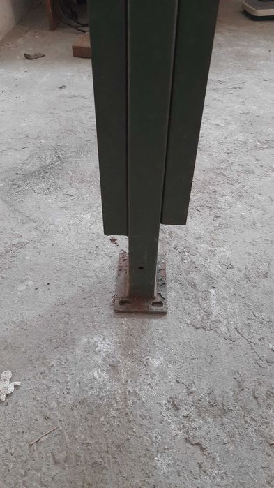 Stalpi metalici deosebiti vopsiti electrostatic