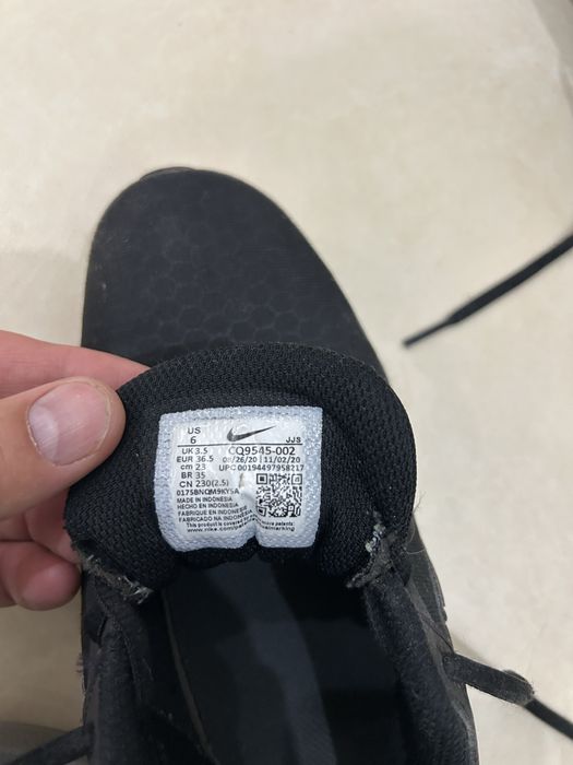 Adidasi Nike marime 38