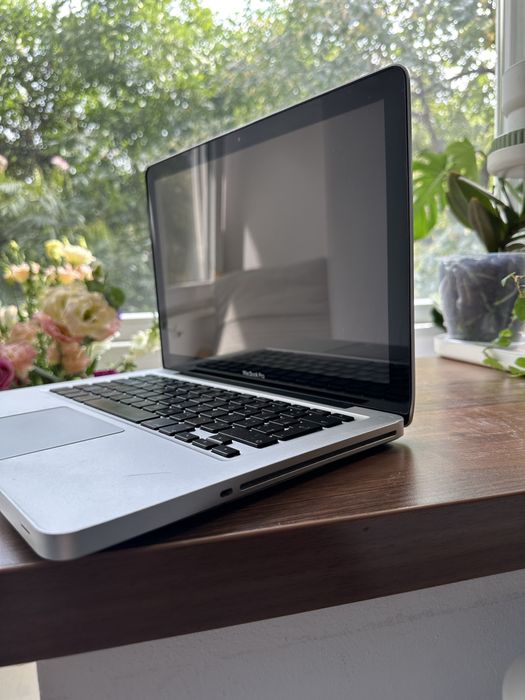 Apple MacBook Pro Mid 2009 13 inch + incarcator original