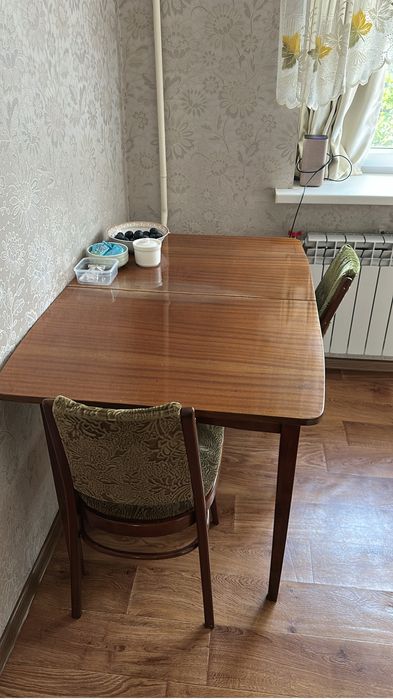 Отдам стол советский