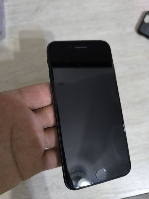 Продаётся iPhone 7, 32 GB.