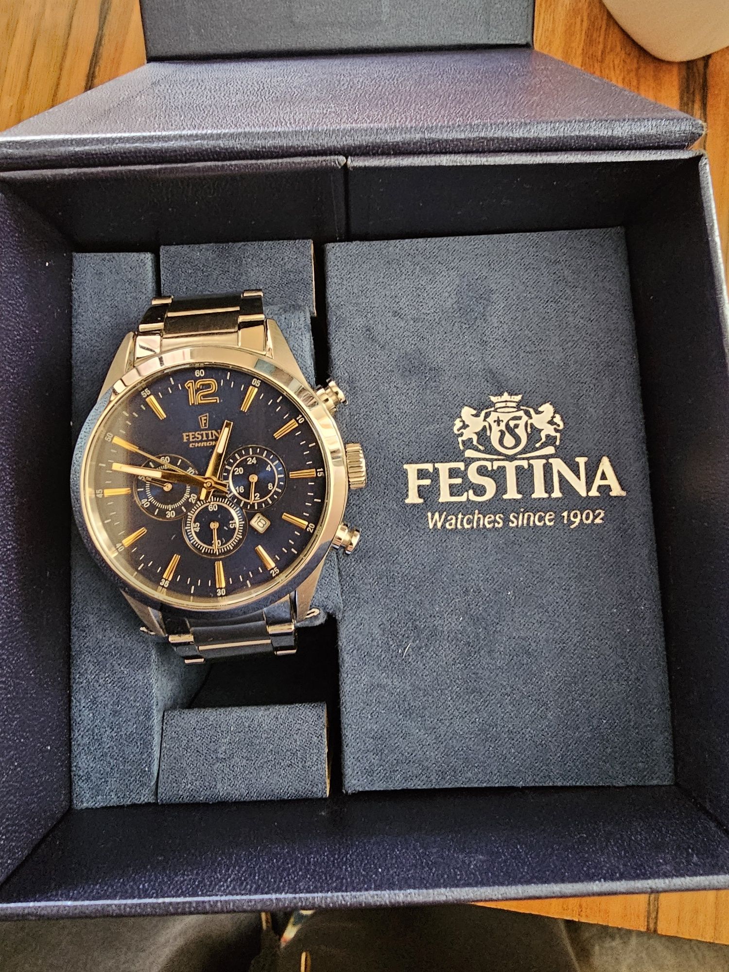 Vând ceas Festina chrono.