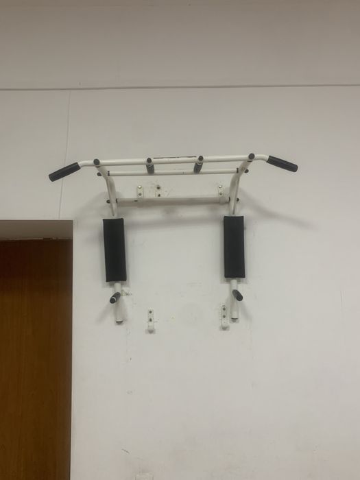 Продам на стенный турник