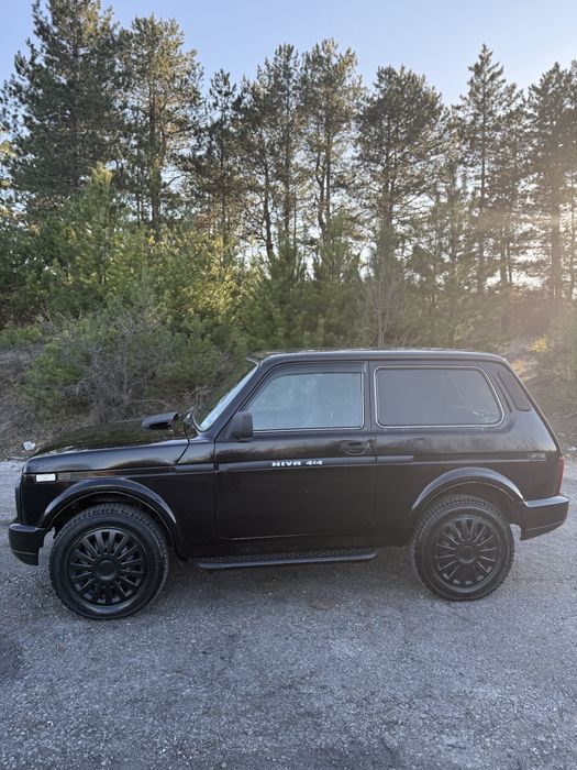 Продава се Лада Нива 1700 инжекция /бензин газ /