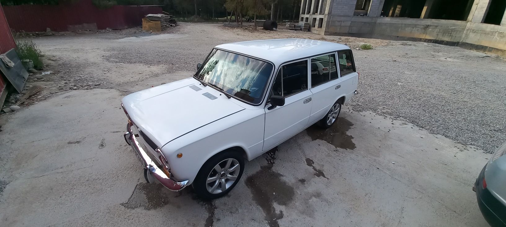 Vaz 2102 sotiladi narxini kelishamiz