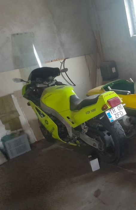 Vând motocicleta Yamaha