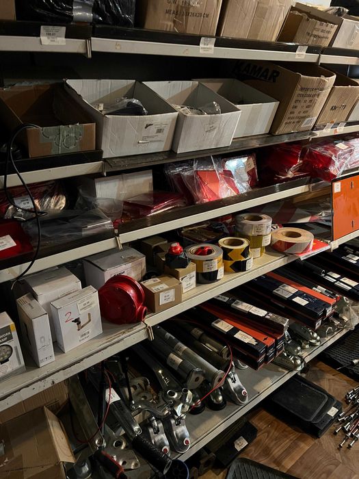 Sute de piese si accesorii pentru remorci , trailere si platforme auto