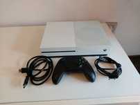 Xbox One S  500GB + maneta