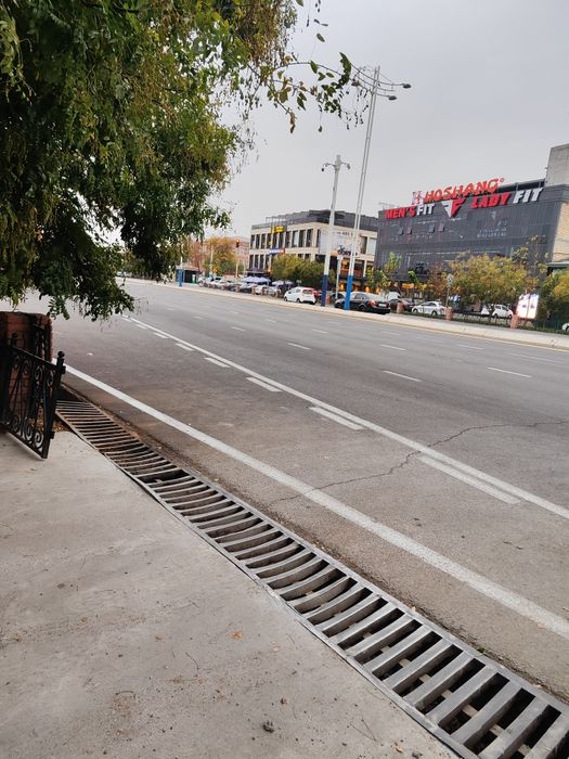 Nurafshon kochasida tadbirkorlik uchun uy / Сдается  дом для бизнеса