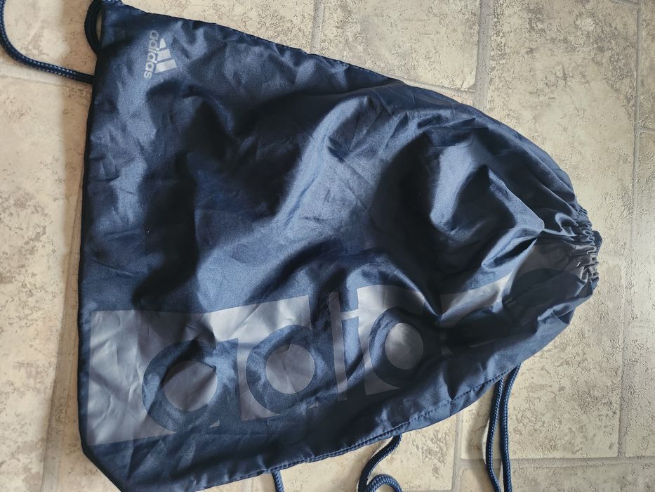 Vand  geanta Tomy h.ruxac  zara si.adidas.