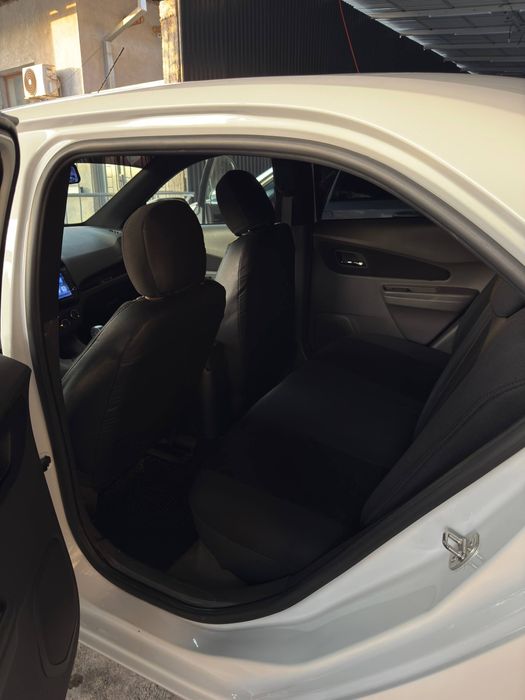 Продаю Машину первоначальный ценой 2500$ кобалт