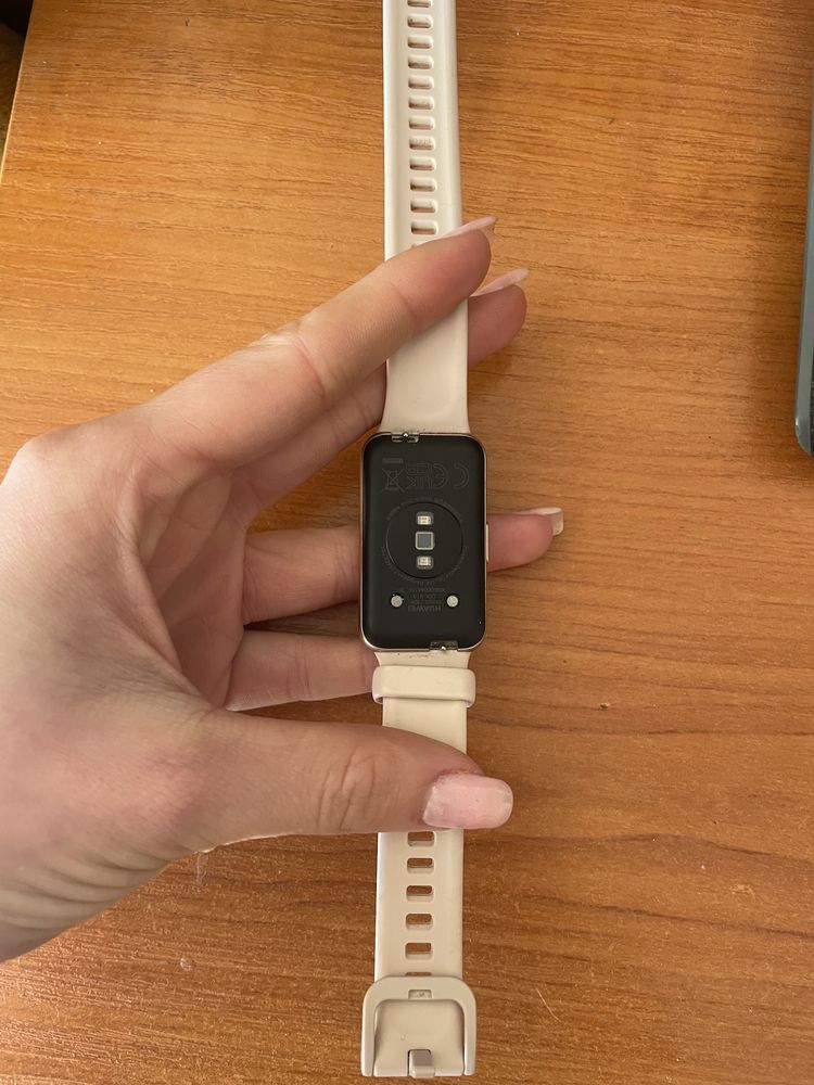 Смарт часовник- Huawei band 7