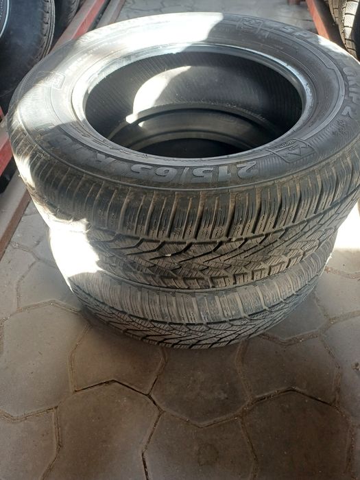 De vânzare anvelope iarna pirelli 195 55 17 și semperit 215 65 16