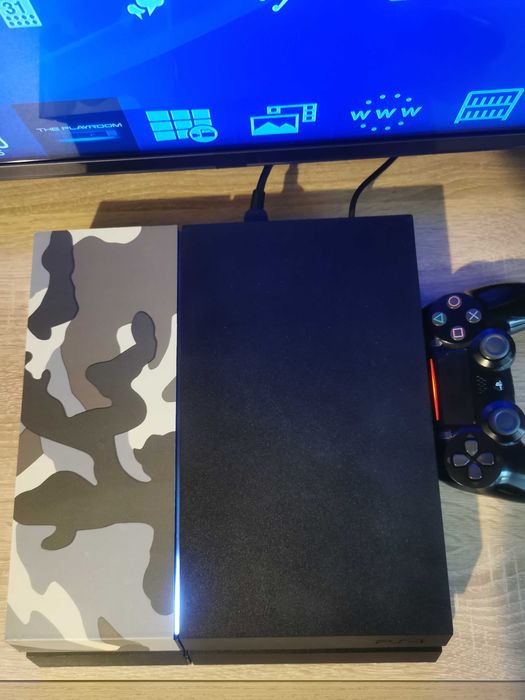 Playstation 4 с джойстик  и игри