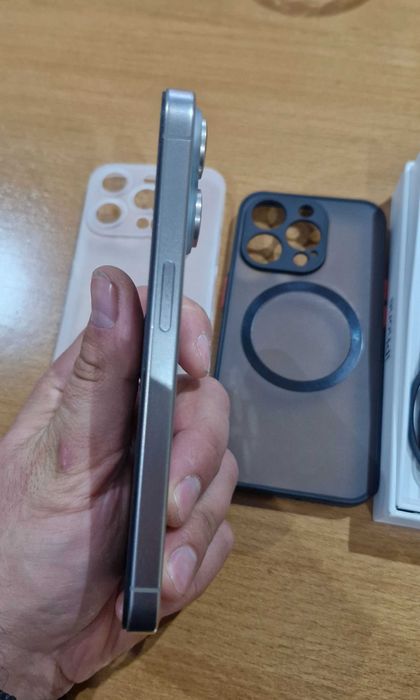 Ipfone 15 pro 128 gb.