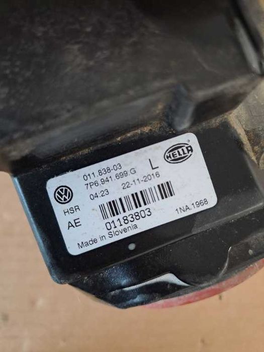 Proiector stanga original VW Touareg an 2014-2018