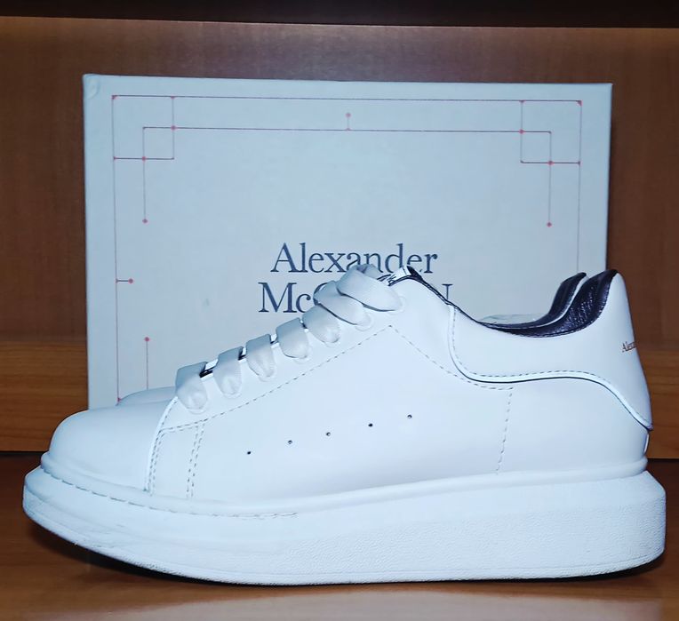 Vand papuci Alexander MCQUEEN